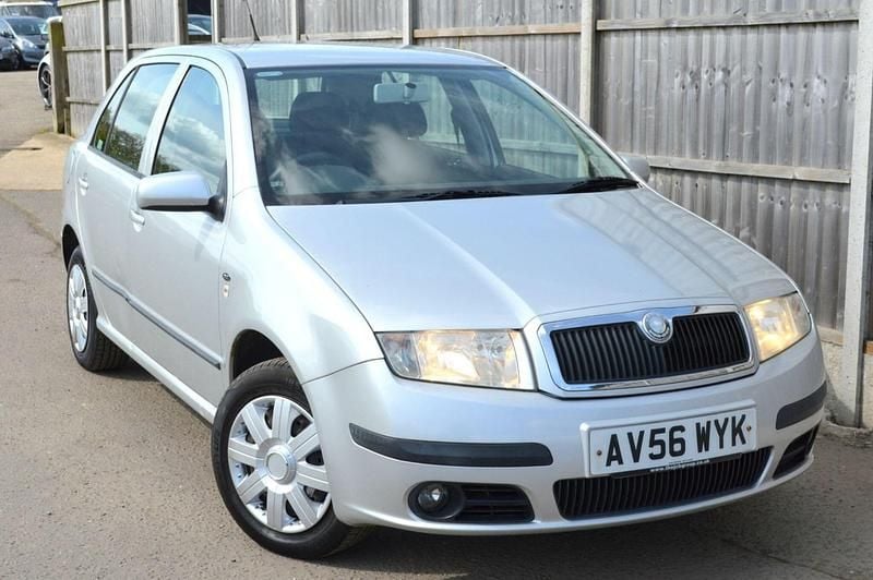 Used Skoda Fabia Ambiente 64 HP (47 kW) 2006 Silver Hatchback