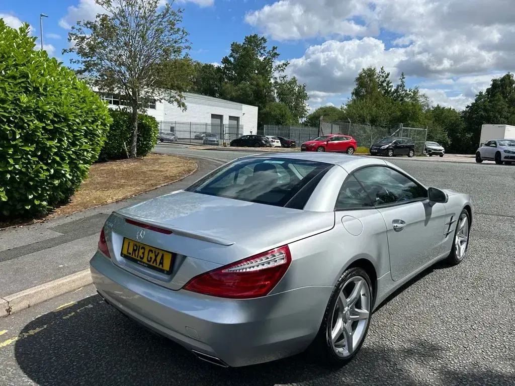 Used Mercedes SL500 435 HP (319 kW) 2013 Iridium silver metallic Cabriolet