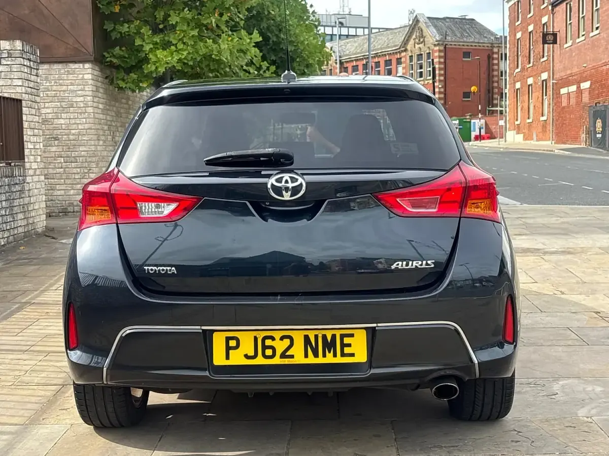 Used Toyota Auris Sport 132 HP (97 kW) 2013 Grey Hatchback
