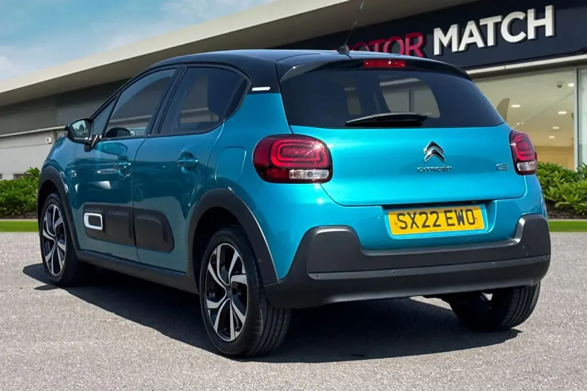 Used Citroën C3 Shine 102 HP (75 kW) 2022 Blue Hatchback