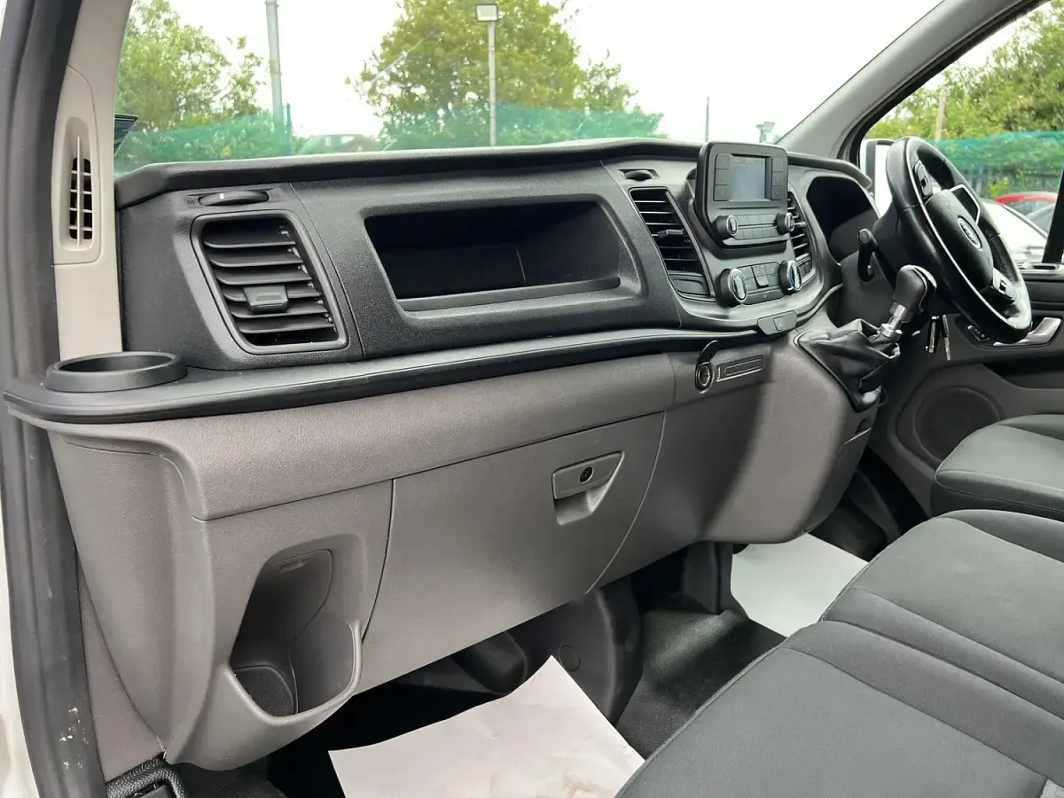 Used Ford Transit Custom Trend 105 HP (77 kW) 2019 White Van