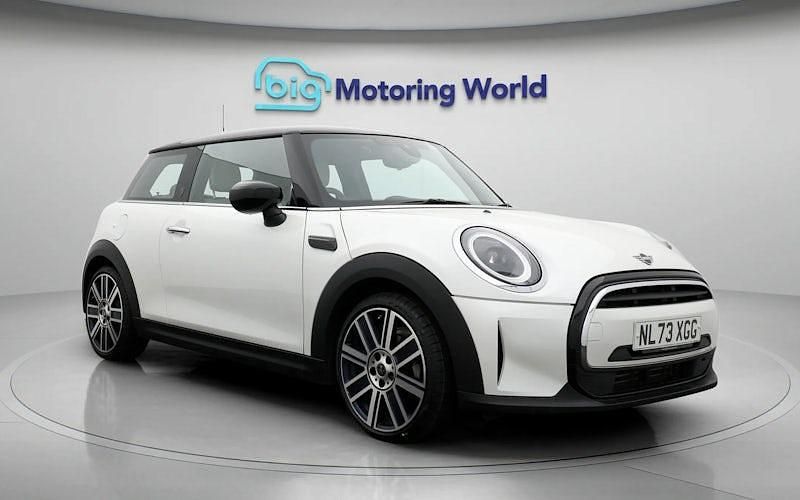 Used Mini Cooper Exclusive 136 HP (100 kW) 2022 White Hatchback