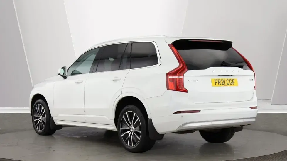 Used Volvo XC90 Momentum 235 HP (172 kW) 2021 Metallic  ice white SUV