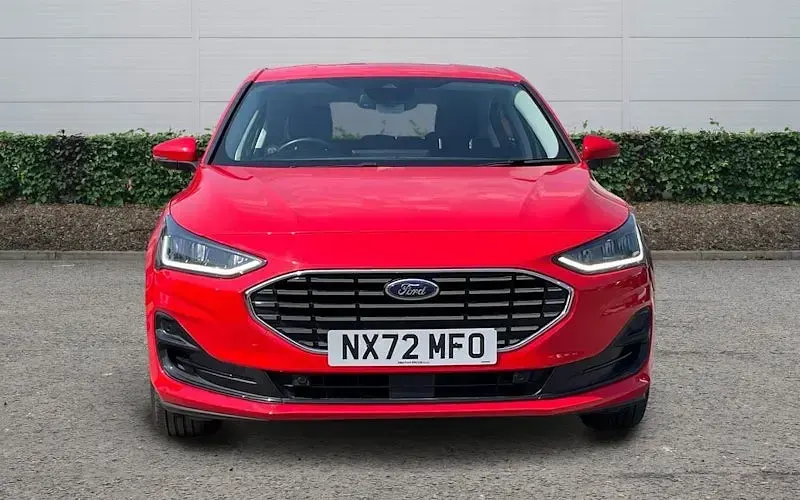 Used Ford Focus Titanium 155 HP (114 kW) 2023 Red Hatchback