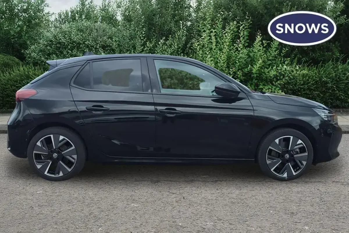 Second-hand Vauxhall Corsa-e 100 kW (136 CP) 2024 Negru Hatchback
