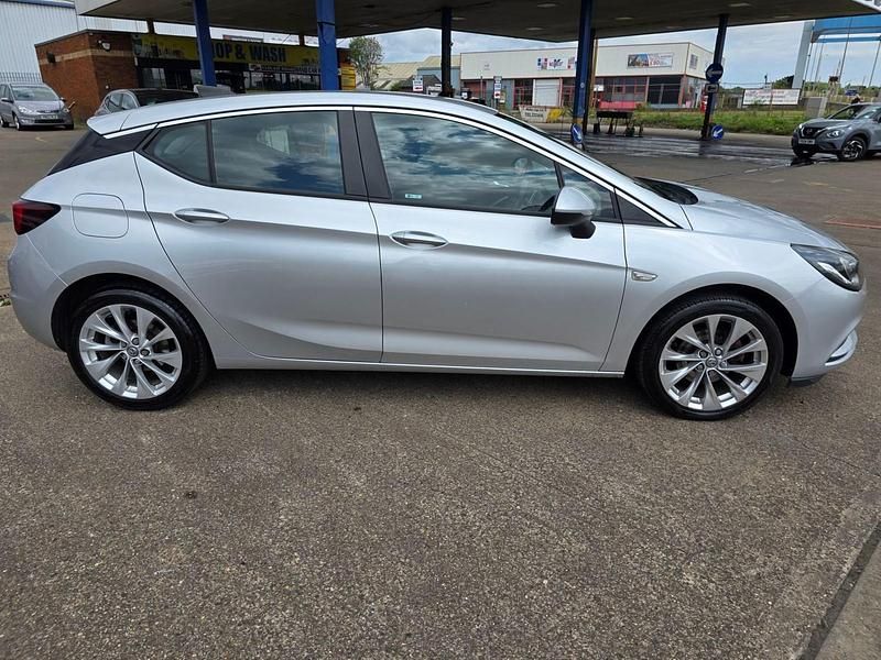 Used Vauxhall Astra 100 HP (73 kW) 2016 Silver Hatchback