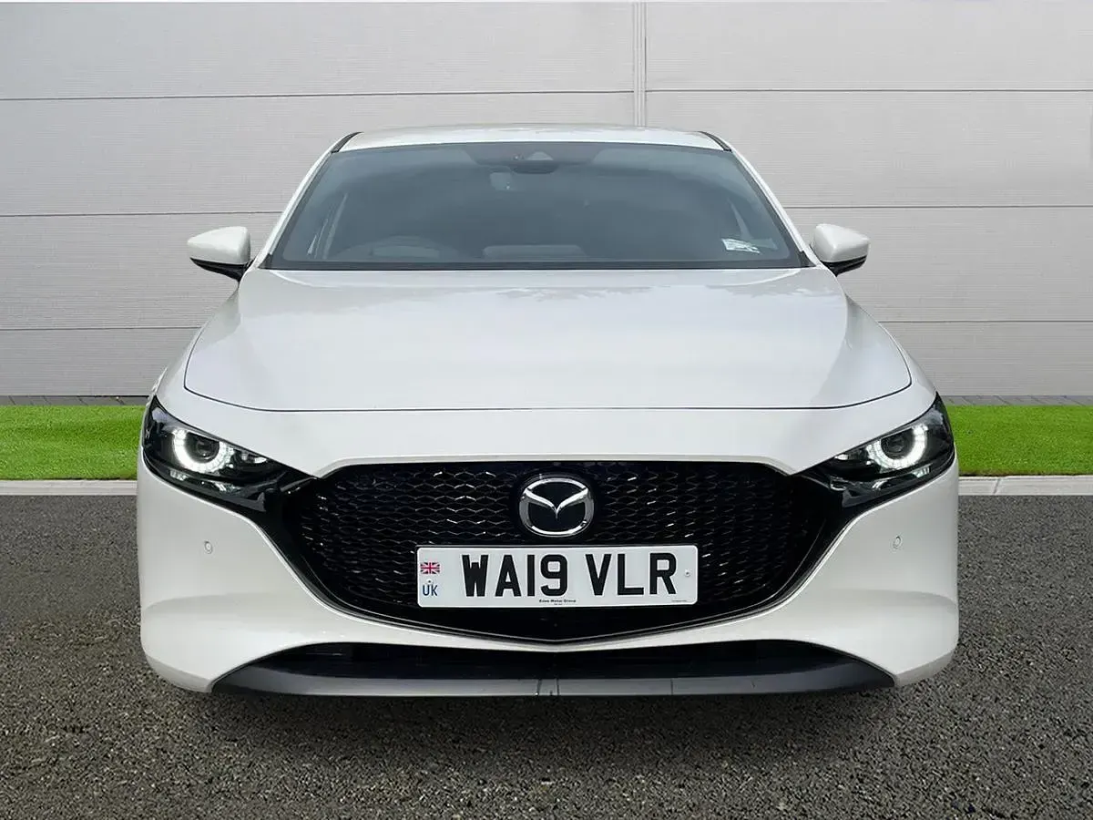 Used Mazda 3 Inclusive 122 HP (89 kW) 2019 White Hatchback