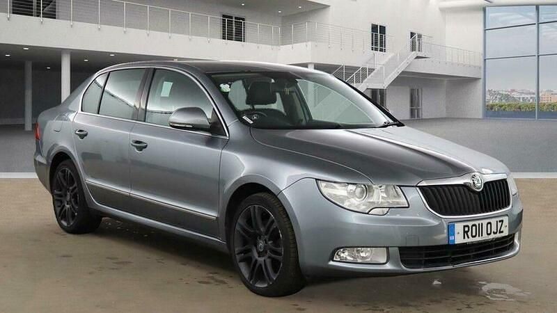 Grey Used 2011 Skoda Superb Elegance Hatchback | £3,499 (Fair price) - Image 1/3