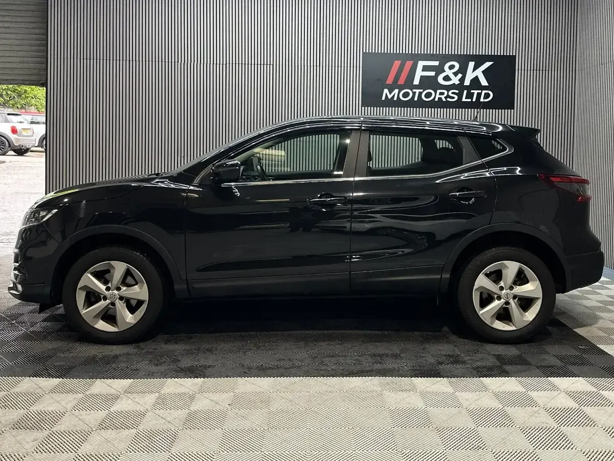 Used Nissan Qashqai Acenta 115 HP (84 kW) 2017 Black SUV