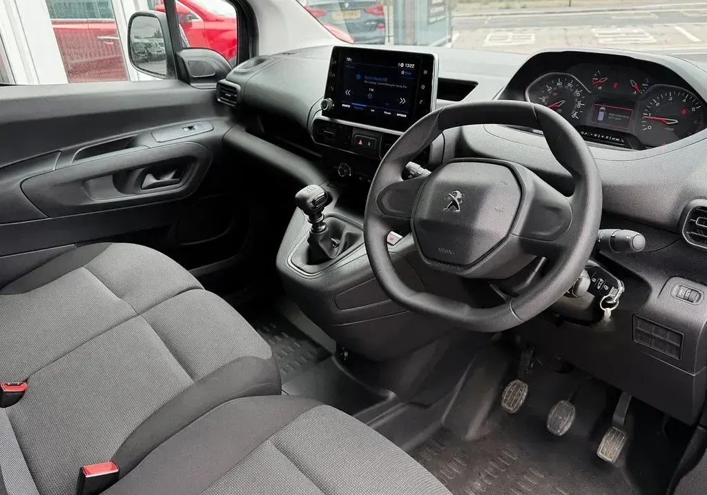 Used Peugeot Partner Premium 131 HP (96 kW) 2022 Grey MPV
