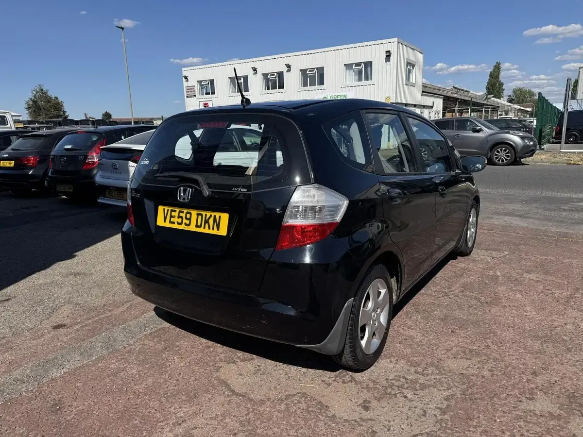 Used Honda Jazz ES 100 HP (73 kW) 2009 Black Hatchback