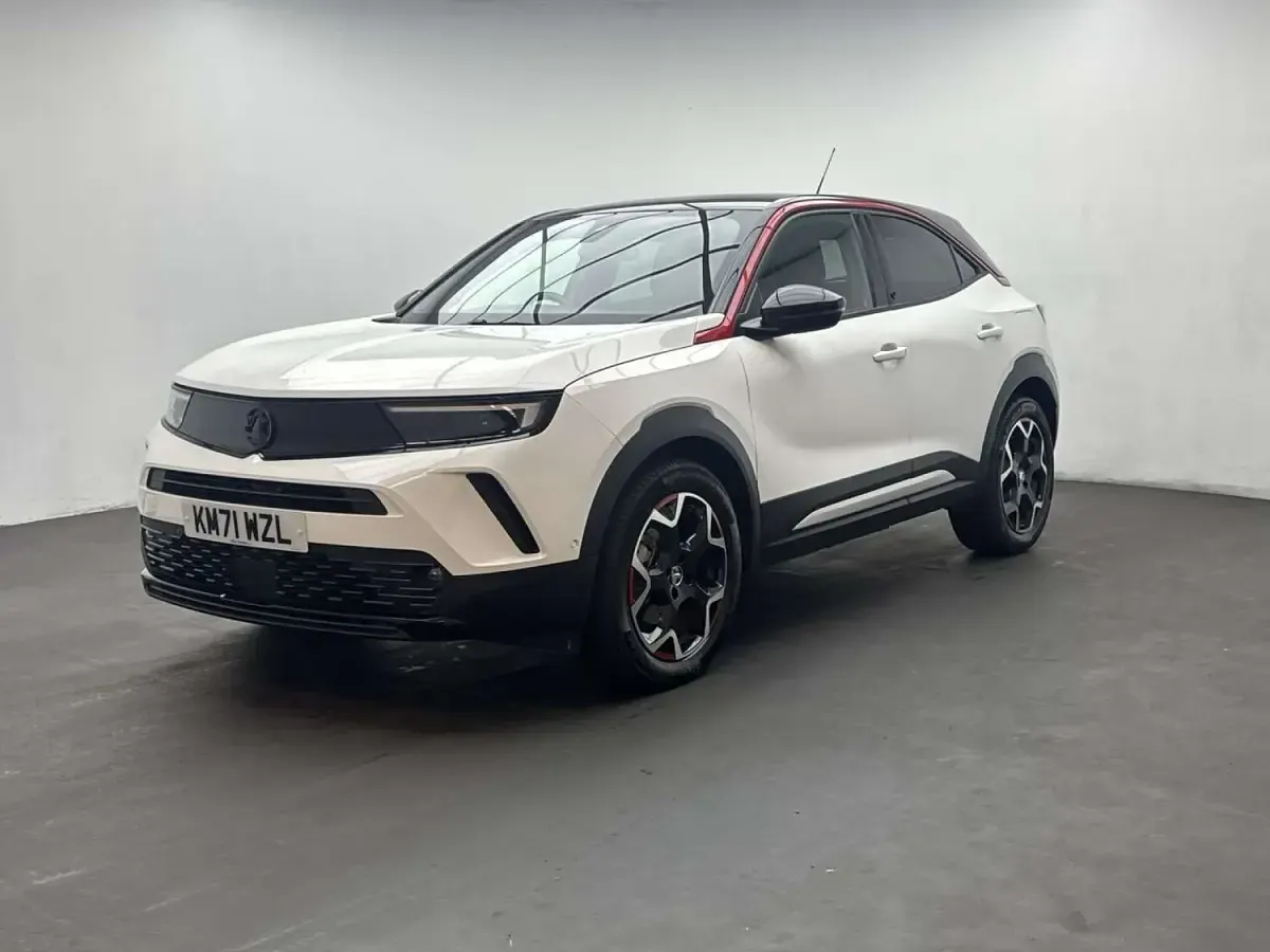 Used Vauxhall Mokka SRi 11 kW (15 HP) 2021 White SUV