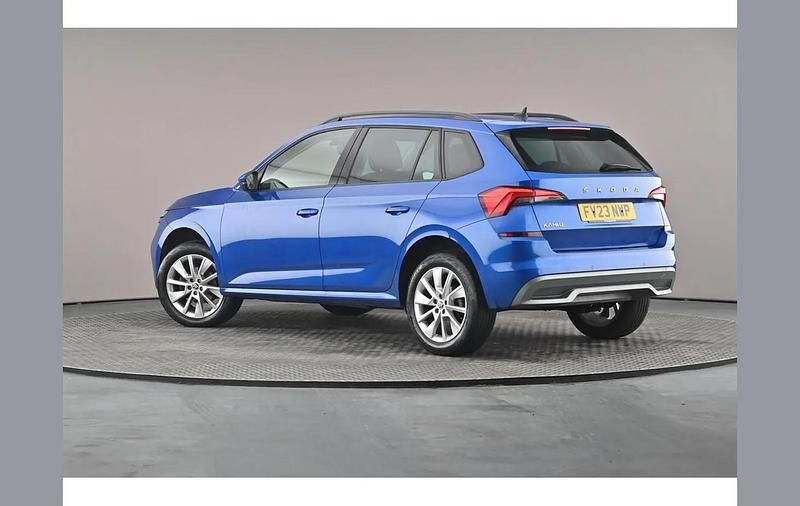 Used Skoda Kamiq SE Drive 94 HP (69 kW) 2023 Race blue metallic SUV