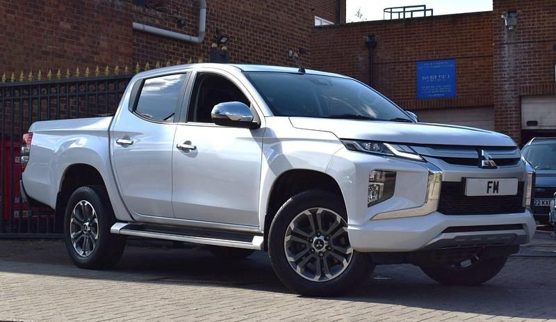 White Used 2021 Mitsubishi L200 Warrior Pickup | £12,450 (Super price) - Image 1/3