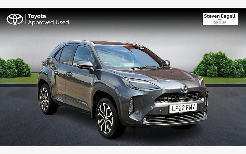 Used 2025 Toyota Yaris Hybrid Design Estate | £21,548 (Fair price) - Image 1/3