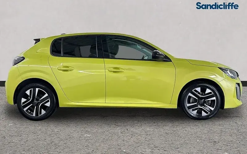 Used Peugeot 208 Allure 101 HP (74 kW) 2025 Hatchback