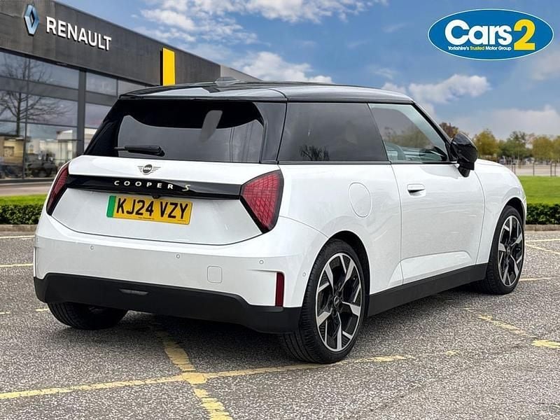 Used Mini Cooper Exclusive 160 kW (218 HP) 2024 White Hatchback