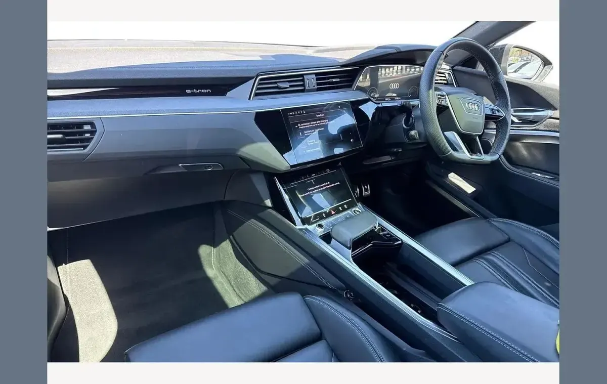 Usado Audi Q8 e-tron Black Edition 300 kW (408 HP) 2024 Preto SUV