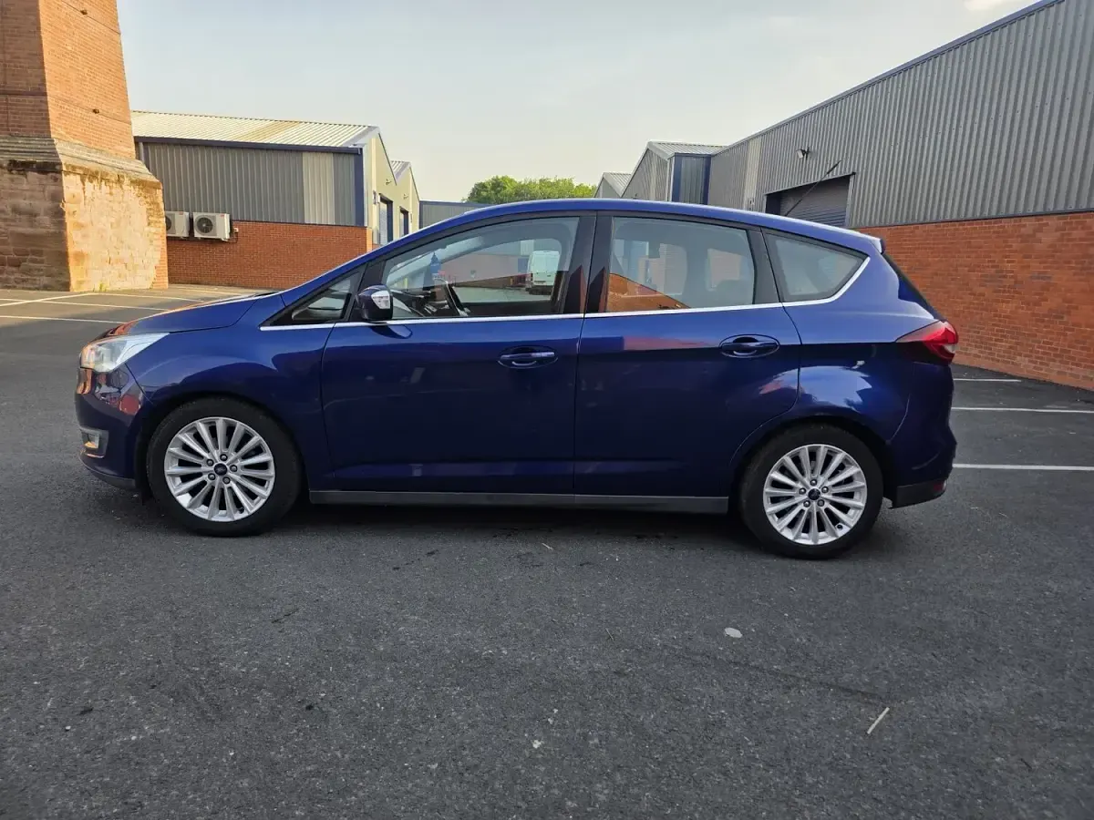 Used Ford C-MAX Titanium 120 HP (88 kW) 2015 Blue MPV