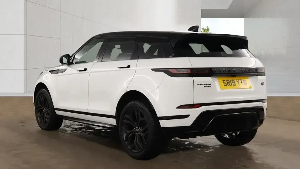 Used Land Rover Range Rover evoque SE Dynamic 2019 White SUV