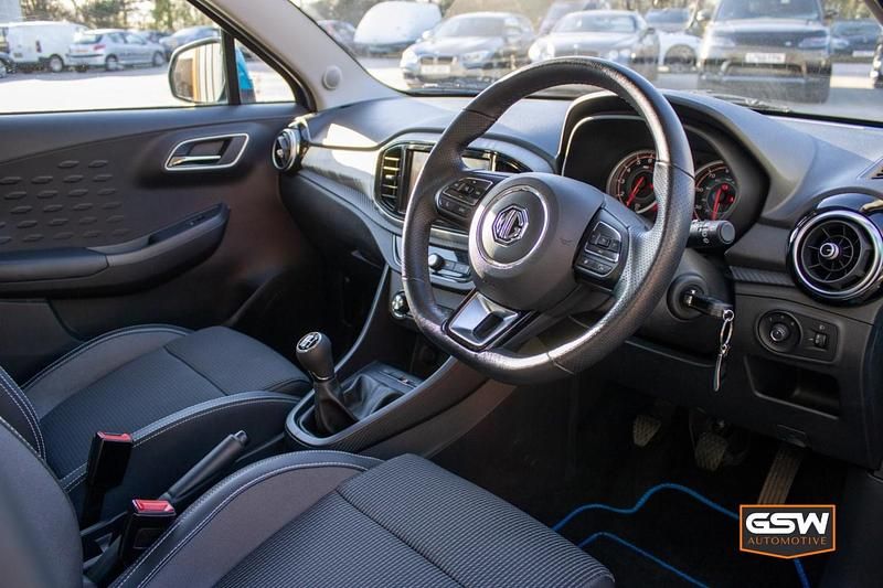 Used MG MG3 Exclusive 106 HP (77 kW) 2023 Blue Hatchback