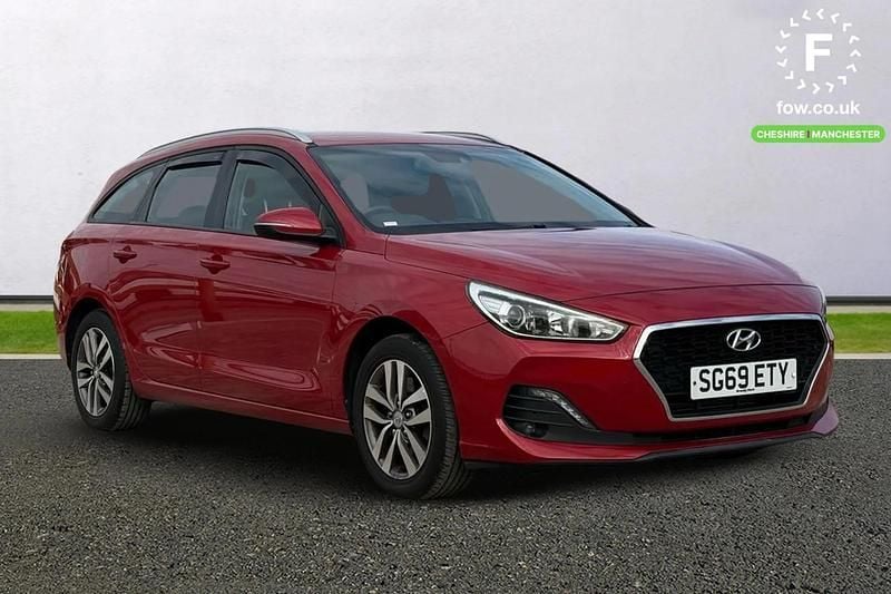 Red Used 2019 Hyundai i30 SE Estate | £8,999 (Fair price) - Image 1/4