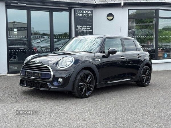 Black Used 2017 Mini Cooper D Hatch Hatchback | £9,995 (Expensive) - Image 1/4
