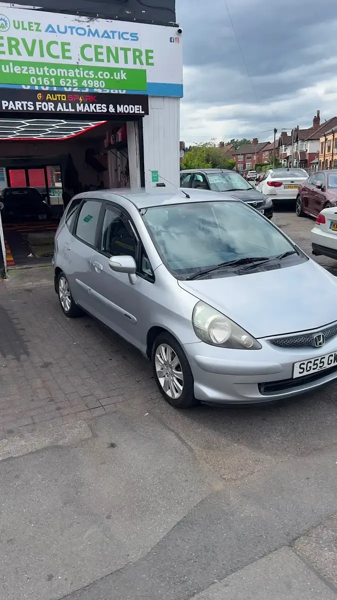 Used Honda Jazz SE 83 HP (61 kW) 2005 Silver Hatchback