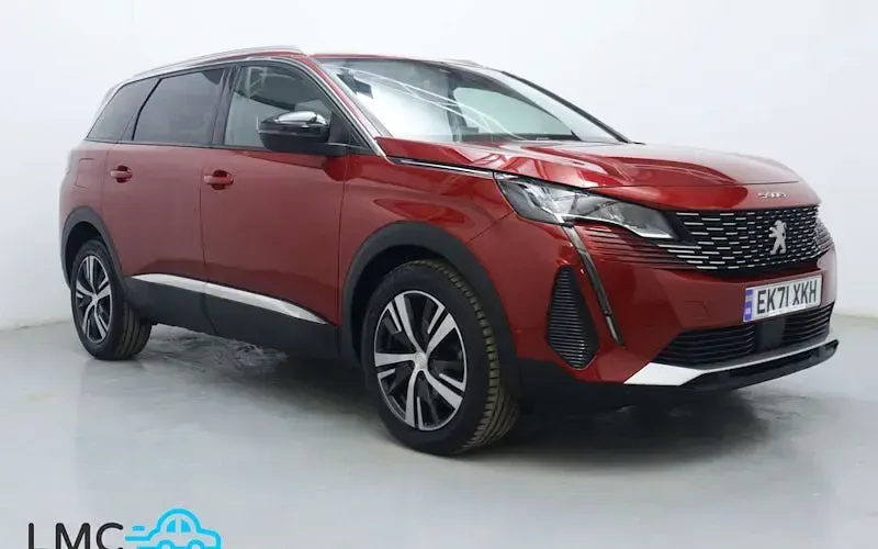 Używany Peugeot 5008 Allure 131 KM (96 kW) 2023 SUV