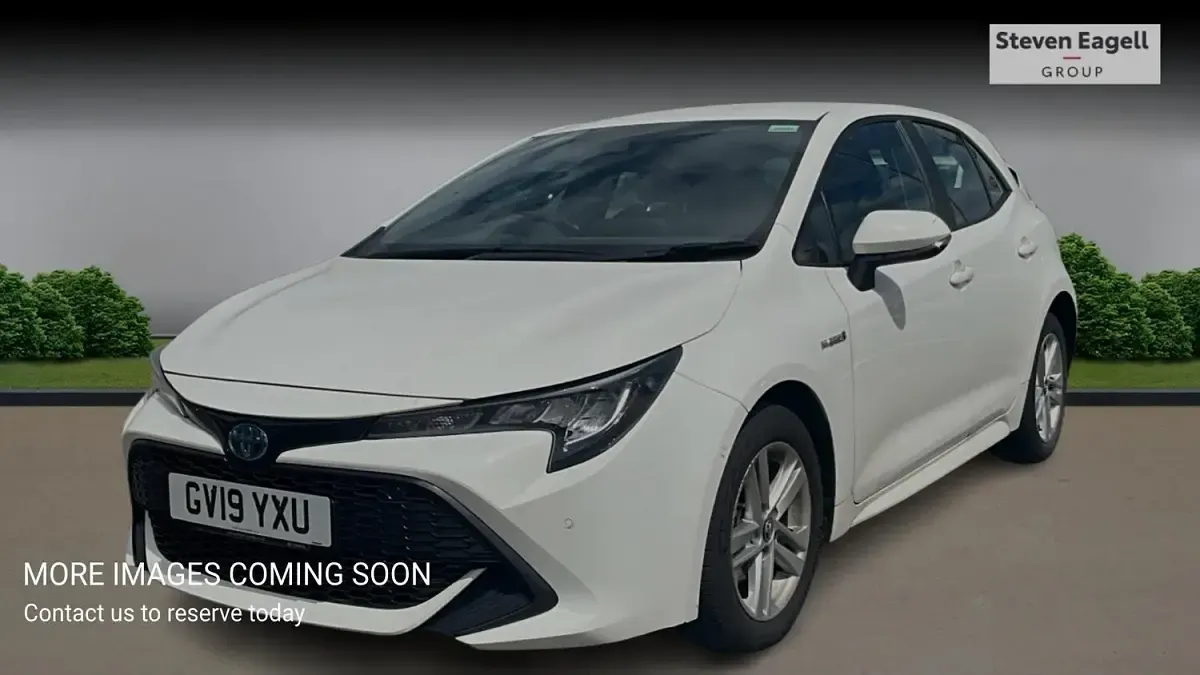 Used Toyota Corolla 122 HP (89 kW) 2019 White Hatchback