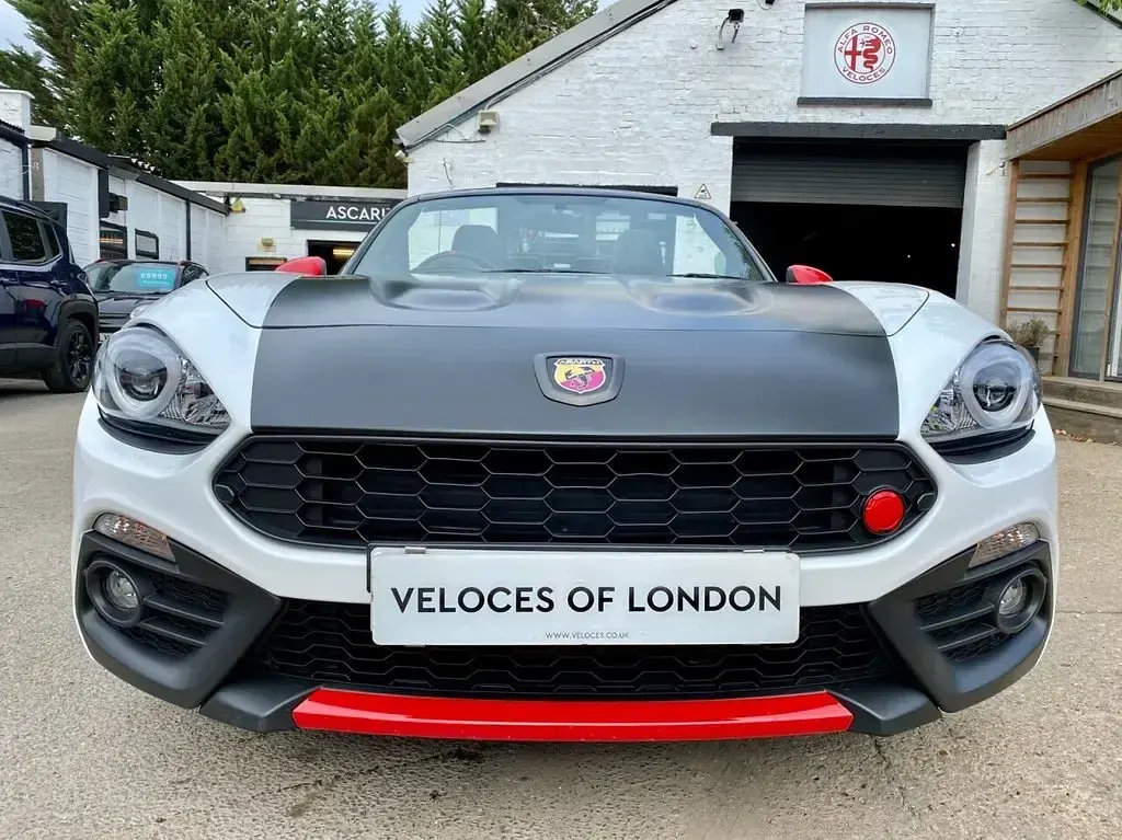 Used Abarth 124 Spider 170 HP (125 kW) 2018 White Cabriolet