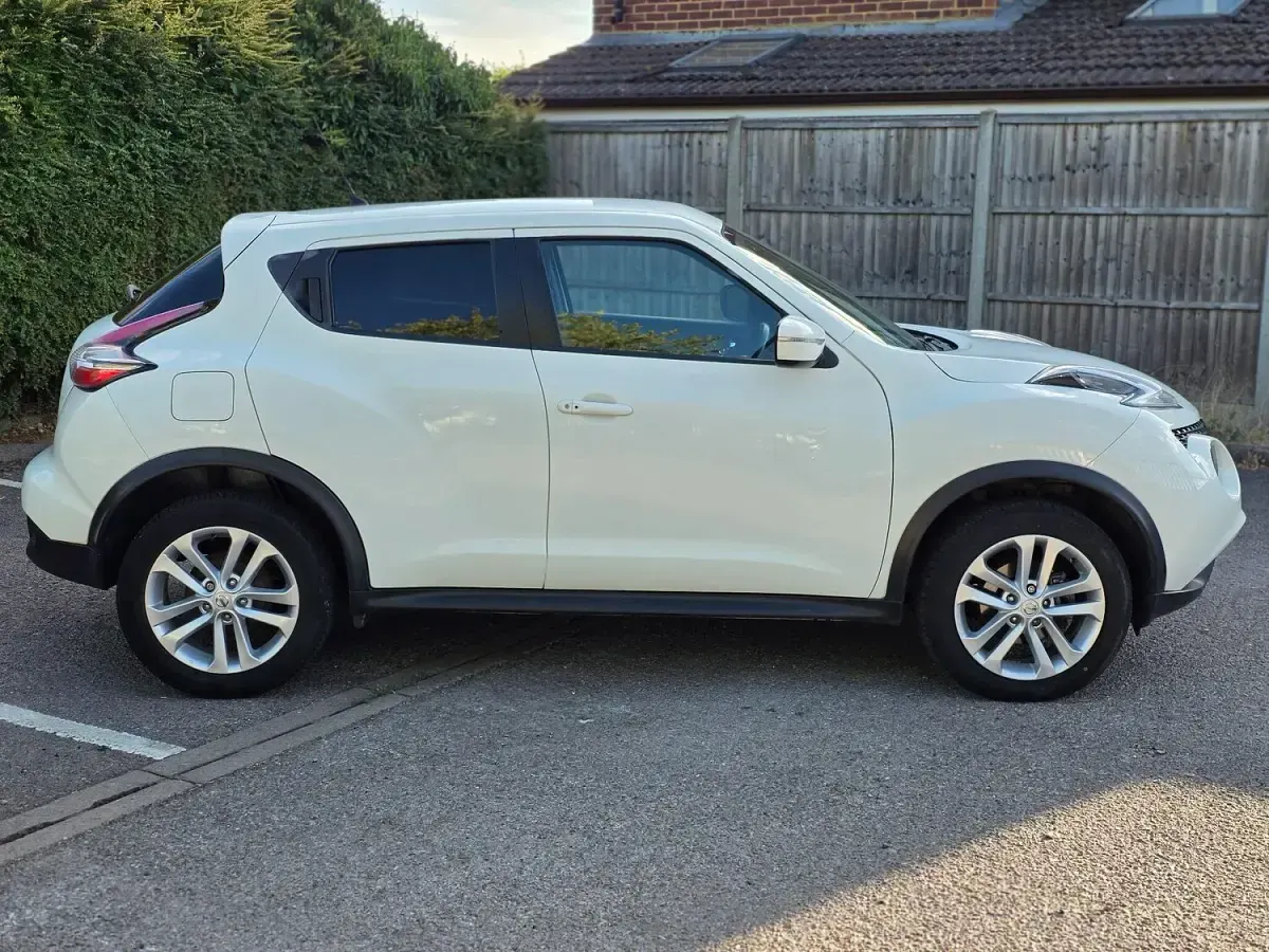 Used Nissan Juke N-Connecta 117 HP (86 kW) 2017 White SUV