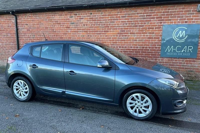 Grey Used 2016 Renault Mégane III Dynamique Hatchback | £2,950 (Fair price) - Image 1/1