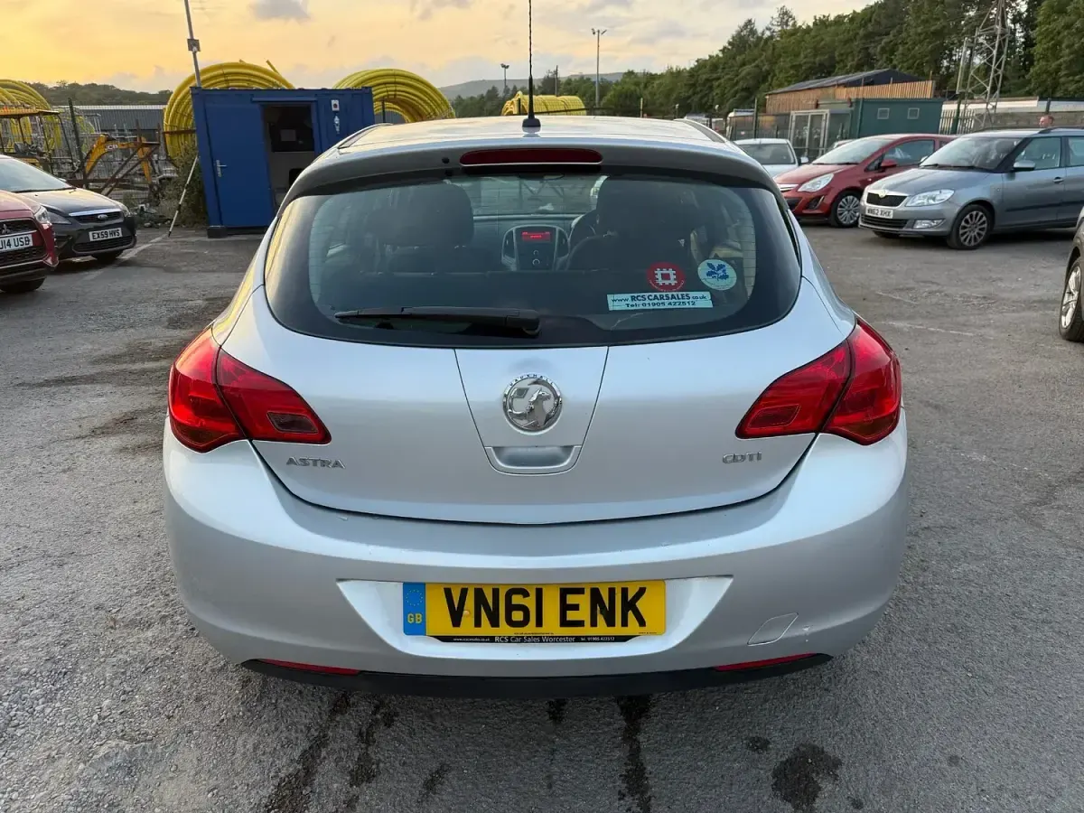 Used Vauxhall Astra Excite 2011 Silver Hatchback