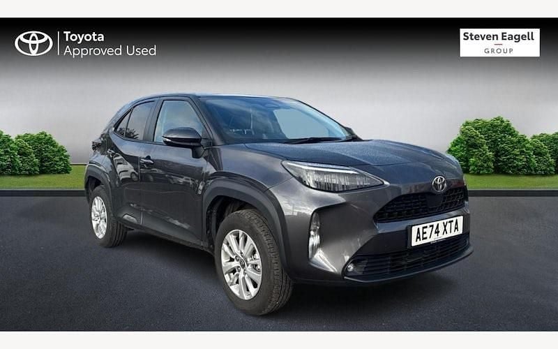 Used 2025 Toyota Yaris Hybrid Estate | £22,341 (Good price) - Image 1/4