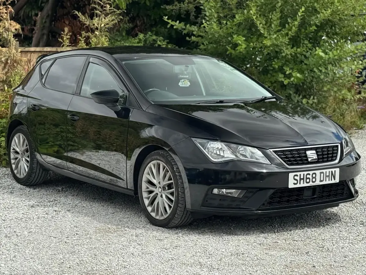 Used Seat Leon SE Dynamic 115 HP (84 kW) 2018 Black Hatchback