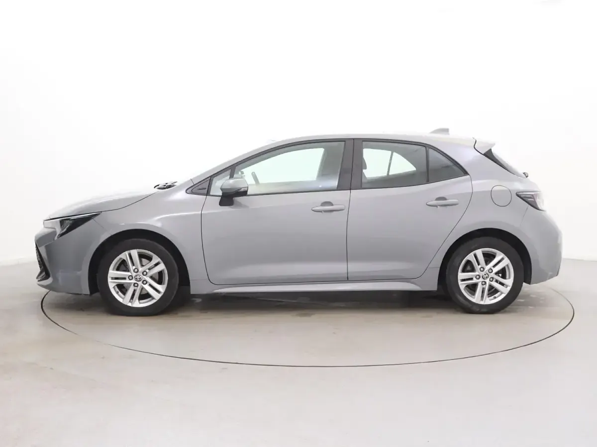 Usado Toyota Corolla 2022 Gris Utilitario
