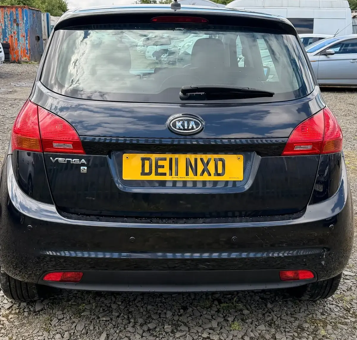 Used Kia Venga 125 HP (91 kW) 2011 Black Hatchback