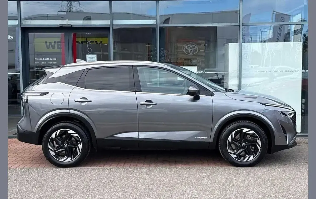 Used Nissan Qashqai N-Connecta 190 HP (139 kW) 2025 Grey SUV
