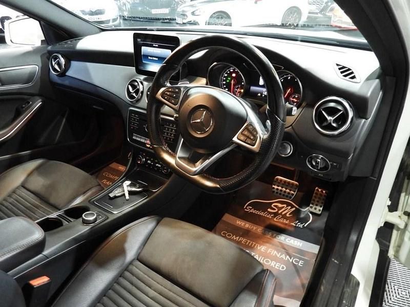 Used Mercedes GLA250 AMG line 211 HP (155 kW) 2017 White SUV