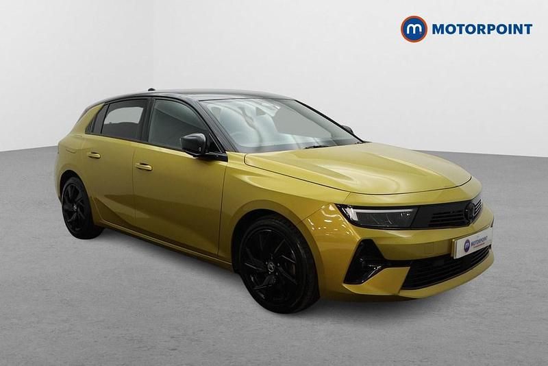 Used Vauxhall Astra GS Line 181 HP (133 kW) 2022 Yellow/black Hatchback