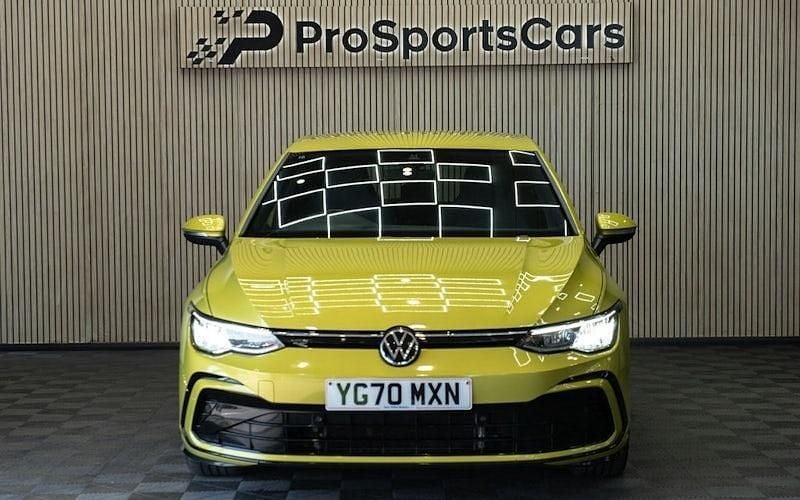 Second-hand VW Golf VIII R-line 150 CP (110 kW) 2024 Hatchback