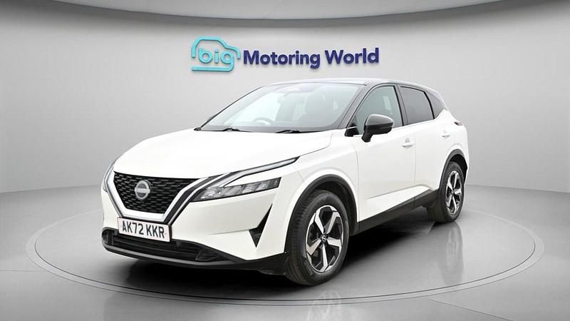 Used Nissan Qashqai N-Connecta 140 HP (102 kW) 2022 White SUV