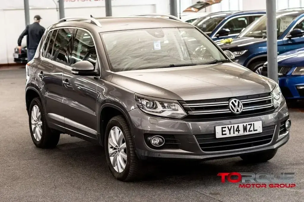 Usado VW Tiguan Match 140 CV (102 kW) 2014 Gris SUV
