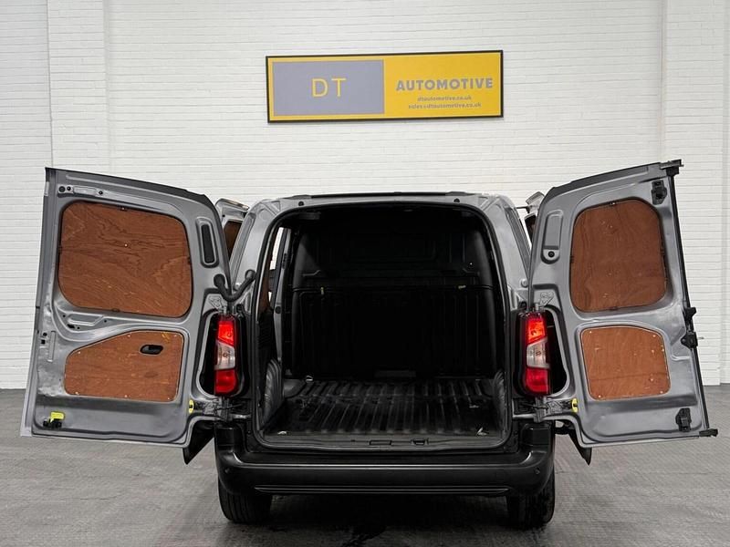 Used Toyota Proace 120 HP (88 kW) 2022 Grey MPV