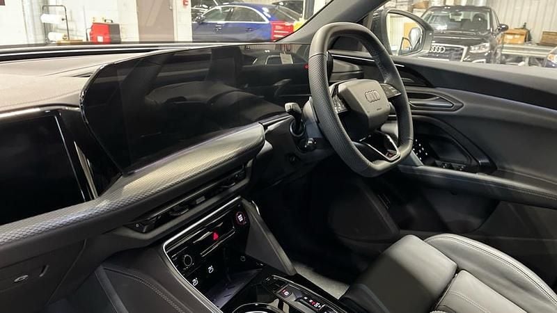 Used Audi Q5 Sportback Advanced 367 HP (269 kW) 2026 Black SUV