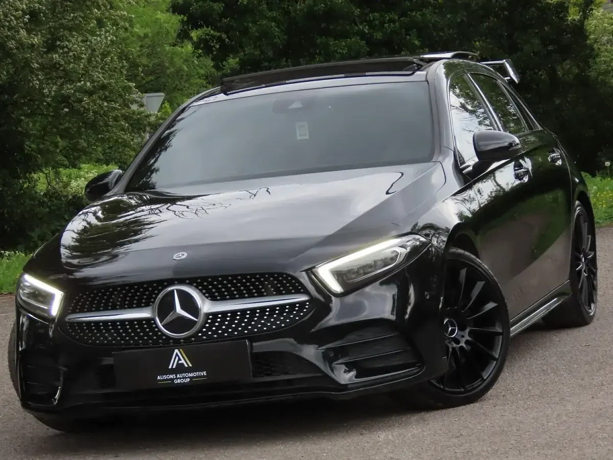 Begagnad Mercedes A35 AMG Premium Plus 2019 Svart Halvkombi