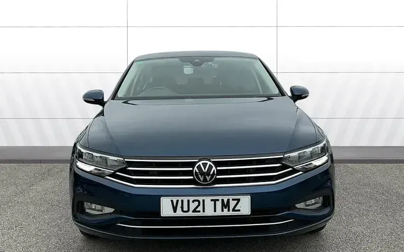 Used VW Passat SE 150 HP (110 kW) 2021 Blue Sedan