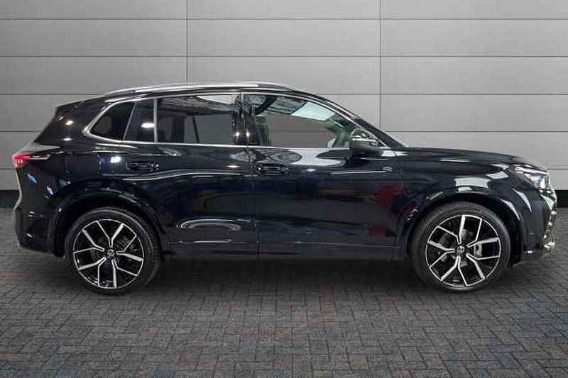 Used VW Tiguan R-line 150 HP (110 kW) 2024 Black SUV