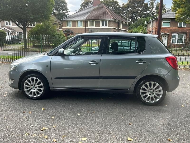 Begagnad Skoda Fabia Elegance 2012 Grå Halvkombi